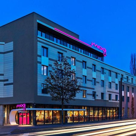 Moxy Duesseldorf South Hotel Exterior foto
